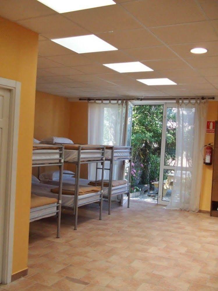 Obradoiro Hostel Sarria Buitenkant foto